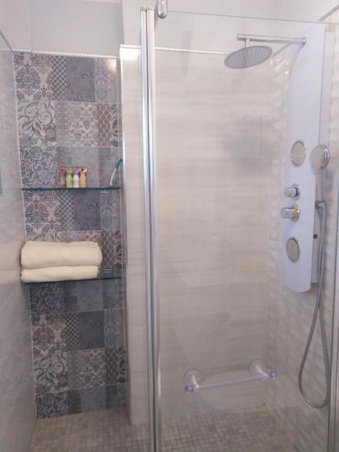 Le Palais Du Tropique Appartement Vue Mer 5E Etage Avec Ascenseur Juan-les-Pins Luaran gambar